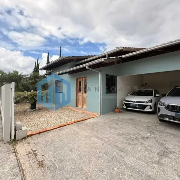 Casa Ampla com 2 Dormitórios e 2 vagas para carros