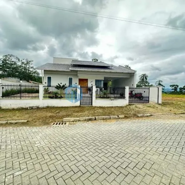 Linda Casa 2 Dormitórios com ambiente amplo e acolhedor