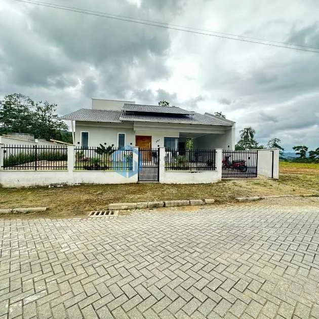 Linda Casa 2 Dormitórios com ambiente amplo e acolhedor